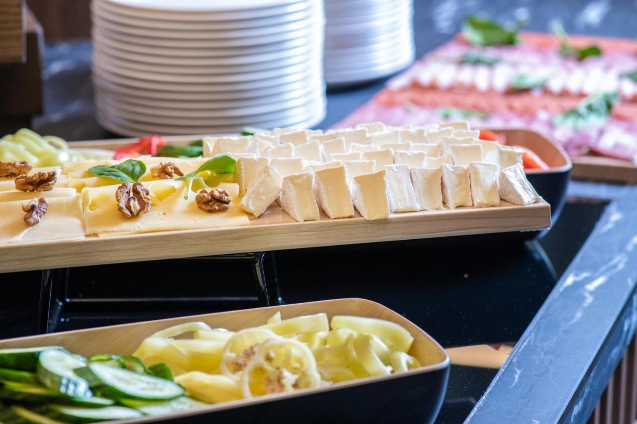 Flow Hotel & Conference Inarcs Bagian luar foto
